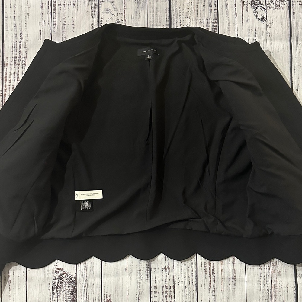Ann Taylor Black Collarless Scalloped Blazer Sz. M - Picture 11 of 12